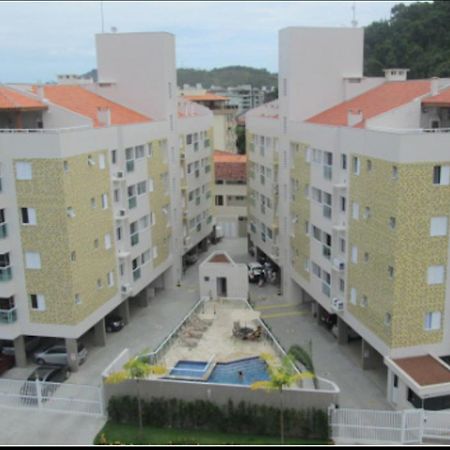Cosy flat Apartment Убатуба Екстериор снимка